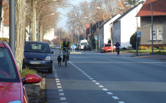 Das Bild zeigt die Schutzstreifen